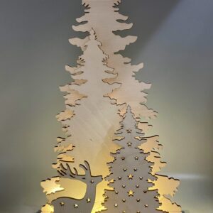 🌲 Winterwald aus Holz – mehrschichtige Deko mit Beleuchtung